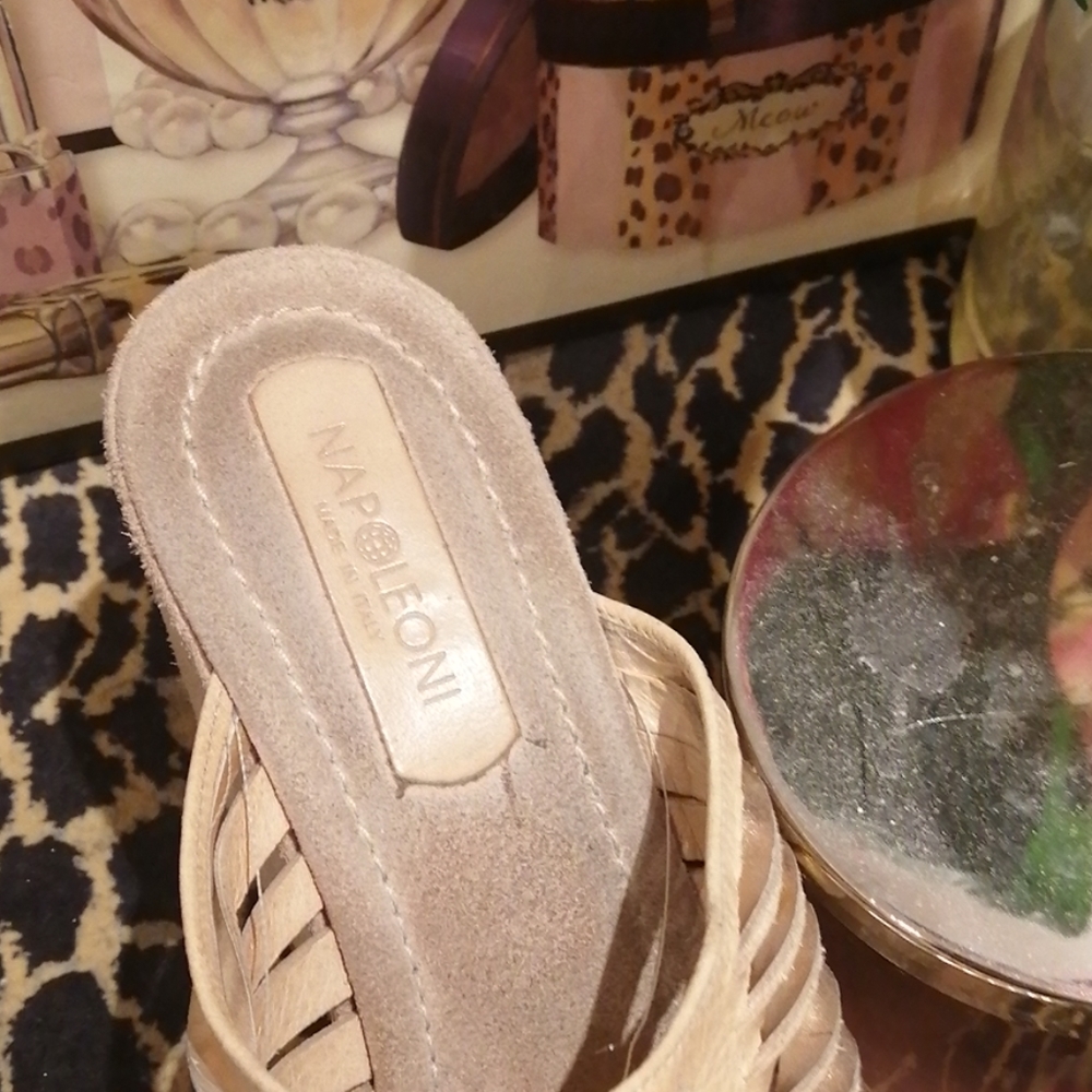 Stylish Italian sandle